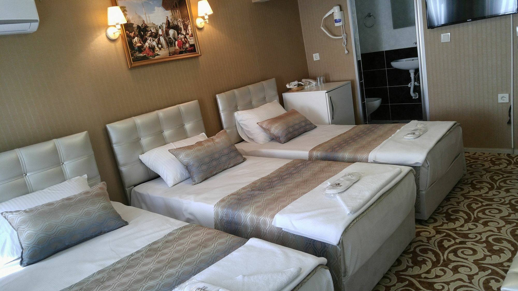 מלון Rosalie Palace 2*